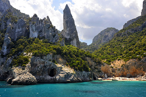 Cala Goloritze, Punta Caroddi