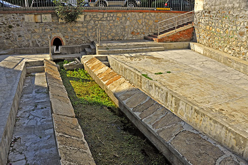 Siniscola, Brunnen und Waschplatz