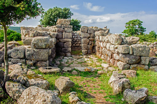 Santa Vittoria, Tempel