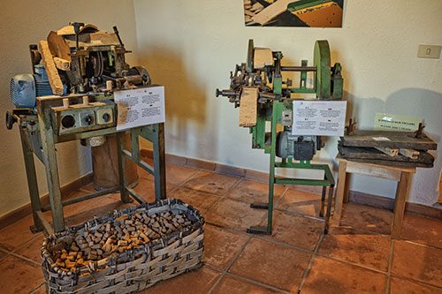 Kork-Museum, historische Maschinen